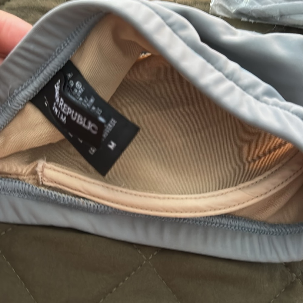 NWOT Banana Republic Swimwear in Grey with Beige/Nude Lining - 2 Piece Bikini - Picture 10 of 10